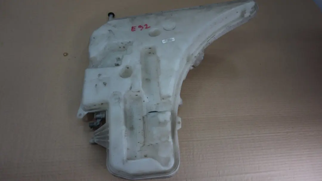 Supporto Lavafari 7157145 per BMW E92 E93 LCI con numero di parte 61677157145 BMW E92 E93 LCI Supporto Lavafari 7157145 - SKU 7157145-1 - Numero di parte 61677157145