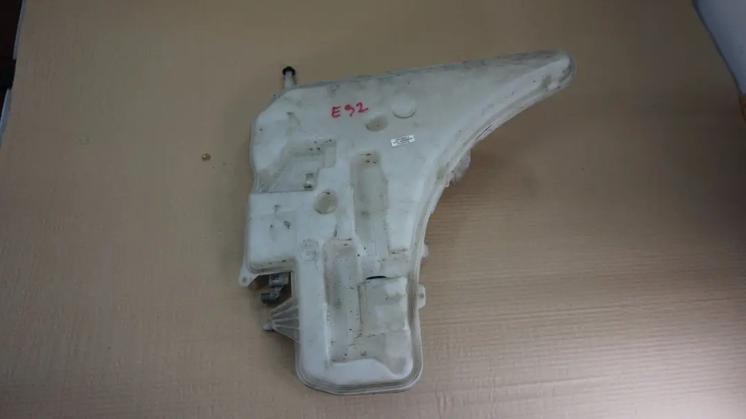 Behälter Scheinwerferwaschanlage 7157145 für BMW 3 er E92 E93 LCi mit Teilenummer 61677157145 BMW 3 er E92 E93 LCi Behälter Scheinwerferwaschanlage 7157145 - SKU 7157145-1 - Teilenummer 61677157145