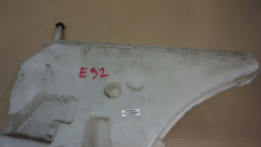 Behälter Scheinwerferwaschanlage 7157145 für BMW 3 er E92 E93 LCi mit Teilenummer 61677157145 BMW 3 er E92 E93 LCi Behälter Scheinwerferwaschanlage 7157145 - SKU 7157145-1 - Teilenummer 61677157145