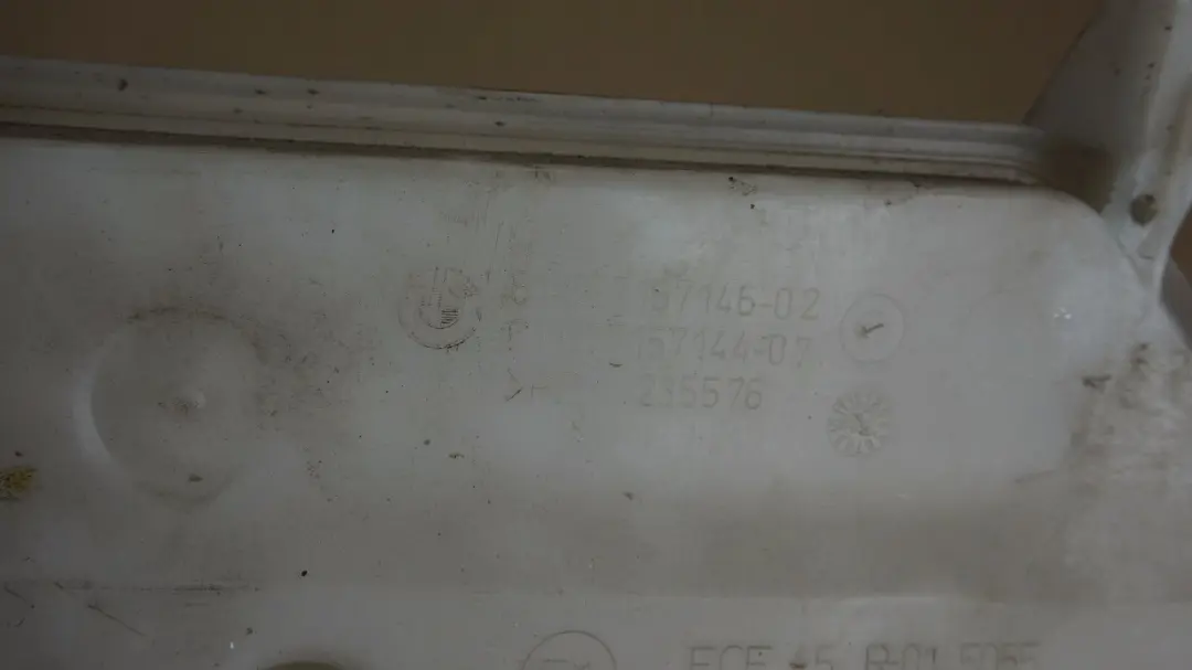 Zbiornik Spryskiwaczy Xenon do BMW E92 E93 o numerze 61677157145 BMW E92 E93 Zbiornik Spryskiwaczy Xenon - SKU 7157145-1 - Numer Części 61677157145