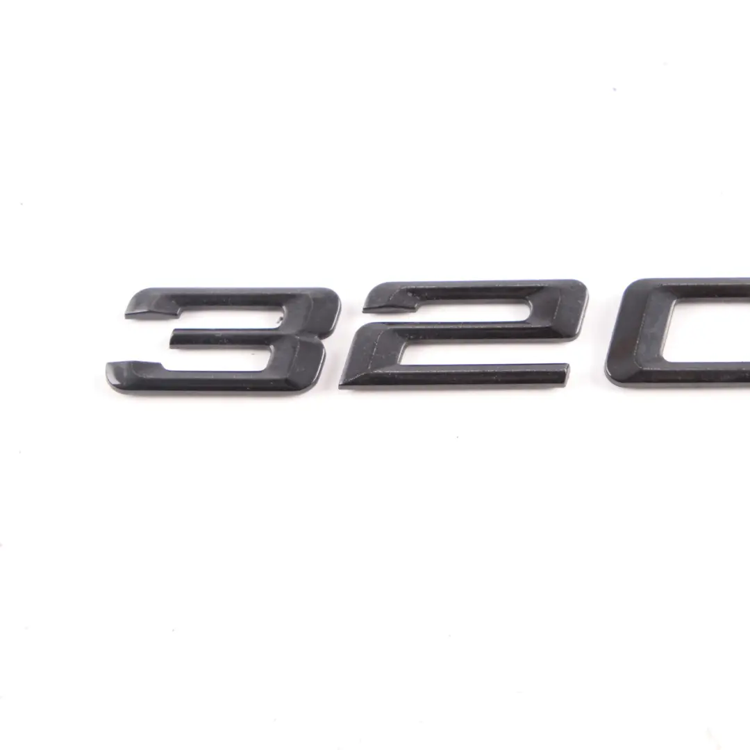 Emblème Couvercle Coffre Arrière BMW E90 Lettrage Noir 320D pour à propos du numéro de pièce 7157558 Emblème Couvercle Coffre Arrière BMW E90 Lettrage Noir 320D - SKU 7157558-1 - Numéro de pièce 7157558