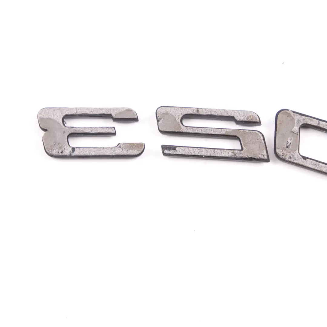 BMW E90 Emblemat Napis Znaczek Tył 320d Czarny - SKU 7157558-1 - Numer Części 7157558