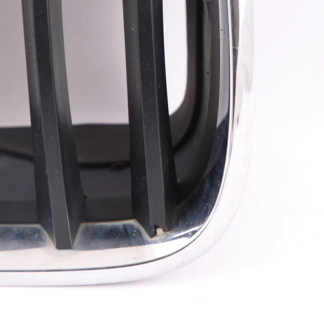 Atrapa Grill Kratka Prawy Przód do BMW X5 E70 o numerze 7157688 BMW X5 E70 Atrapa Grill Kratka Prawy Przód - SKU 7157688-1 - Numer Części 7157688