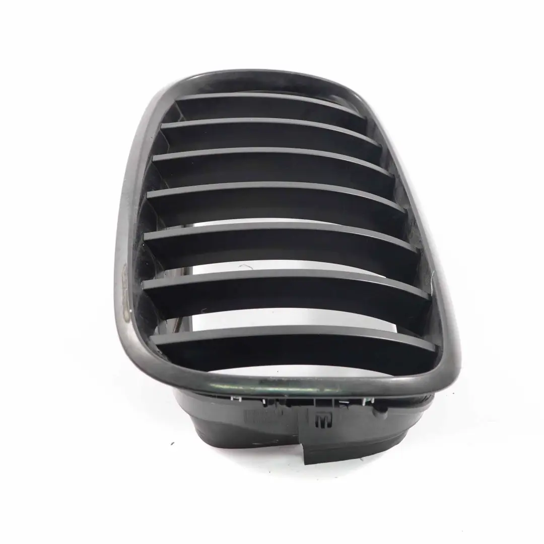 Grill Nerka Kratka Atrapa Chłodnicy Prawa Czarna do BMW X5 E70 o numerze 7157688 BMW X5 E70 Grill Nerka Kratka Atrapa Chłodnicy Prawa Czarna - SKU 7157688-3 - Numer Części 7157688