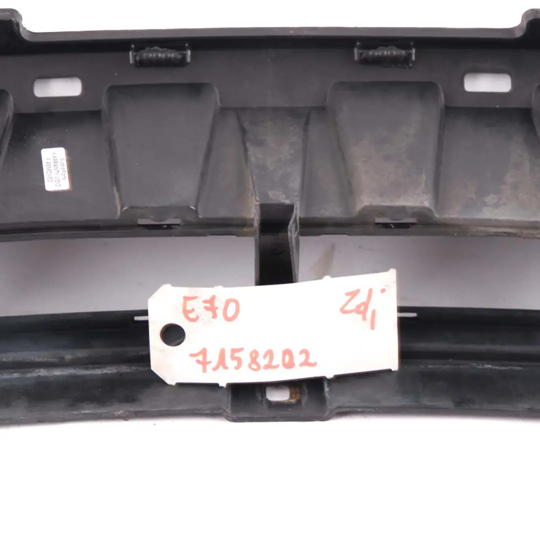 Front Panel Air Intake Lower Duct Cowling Grille Bracket to BMW X5 E70 with Part number 7158202 BMW X5 E70 Front Panel Air Intake Lower Duct Cowling Grille Bracket - SKU 7158202 - Part number 7158202