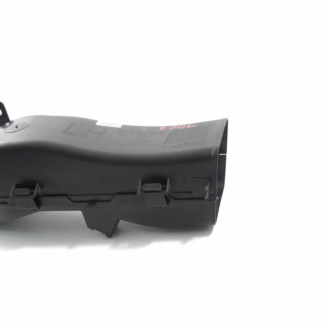 Wlot Kanał Kierownica Powietrza Lewy do BMW X5 E70 o numerze 7158379 BMW X5 E70 Wlot Kanał Kierownica Powietrza Lewy - SKU 7158379 - Numer Części 7158379