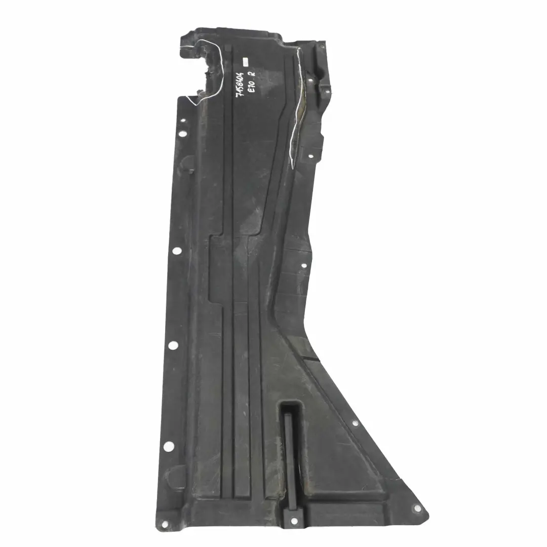 Destra Pannello Copertura Staffa Sottoscocca per BMW X5 E70 con numero di parte 7158404 BMW X5 E70 Destra Pannello Copertura Staffa Sottoscocca - SKU 7158404 - Numero di parte 7158404