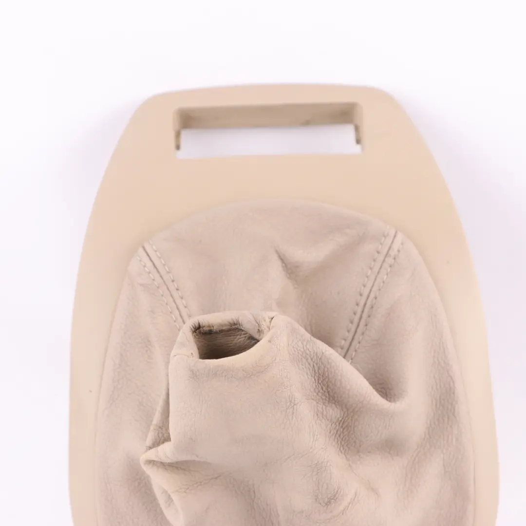 Mittelkonsole Shifter Schalthebel Trim Surround Abdeckung Beige 7026221 für BMW E85 mit Teilenummer 7158474 BMW E85 Mittelkonsole Shifter Schalthebel Trim Surround Abdeckung Beige 7026221 - SKU 7158474 - Teilenummer 7158474