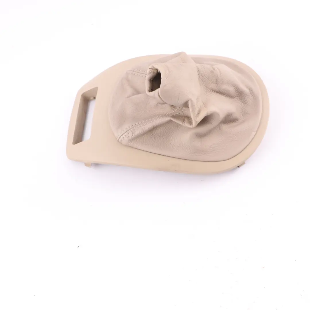 Console Centrale Levier de Vitesses Couvre-Main Beige 7026221 pour BMW Z4 E85 à propos du numéro de pièce 7158474 BMW Z4 E85 Console Centrale Levier de Vitesses Couvre-Main Beige 7026221 - SKU 7158474 - Numéro de pièce 7158474