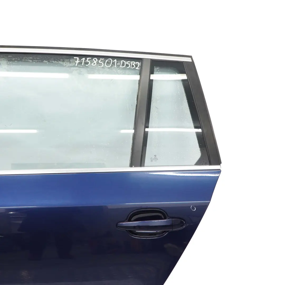 Porta Posteriore Sinistra Blu Acque Profonde Metallizzato per BMW E61 Touring con numero di parte 7158501 BMW E61 Touring Porta Posteriore Sinistra Blu Acque Profonde Metallizzato - SKU 7158501-DSB2 - Numero di parte 7158501