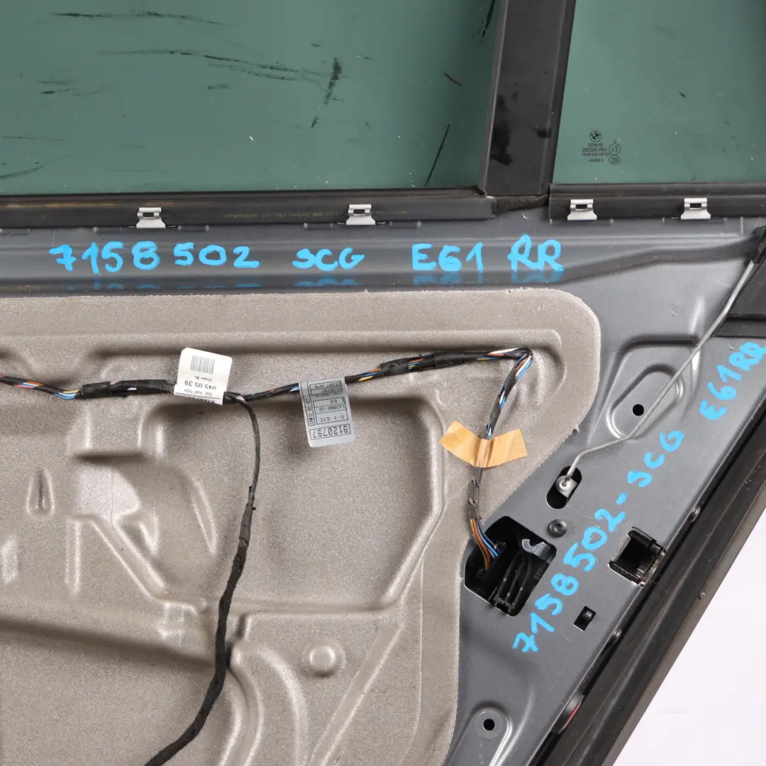 Door Rear Right O/S Spacegrau Space Grey Metallic - A52 to BMW E61 Touring with Part number 7158502 BMW E61 Touring Door Rear Right O/S Spacegrau Space Grey Metallic - A52 - SKU 7158502-SCG - Part number 7158502