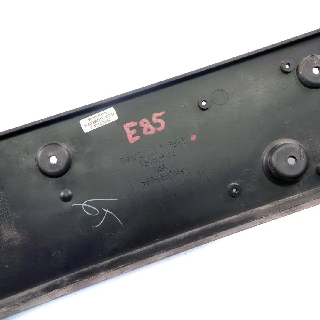 Podkładka nakładka pod tablice przód do BMW Z4 E85 o numerze 7158837 BMW Z4 E85 Podkładka nakładka pod tablice przód - SKU 7158837 - Numer Części 7158837