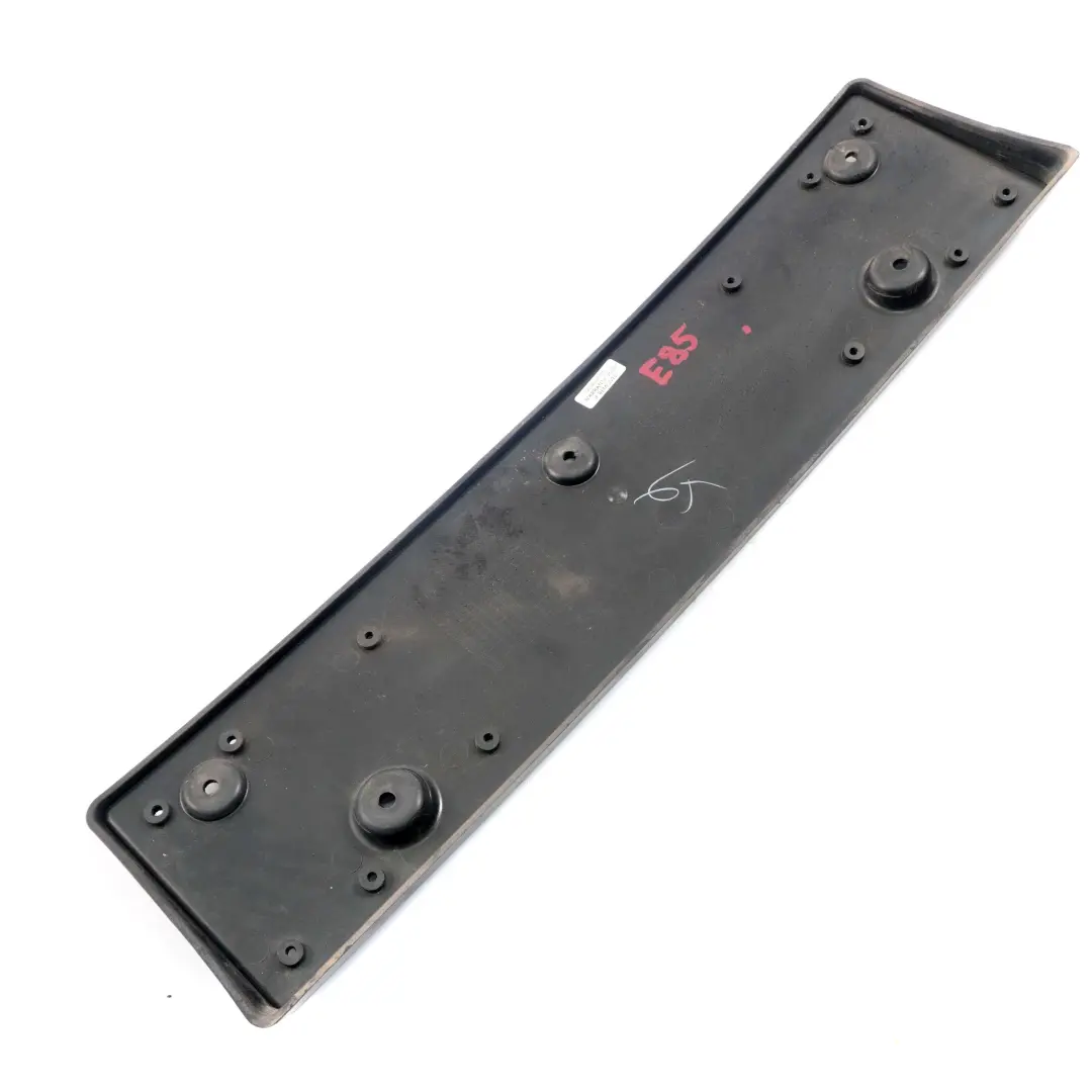 Podkładka nakładka pod tablice przód do BMW Z4 E85 o numerze 7158837 BMW Z4 E85 Podkładka nakładka pod tablice przód - SKU 7158837 - Numer Części 7158837