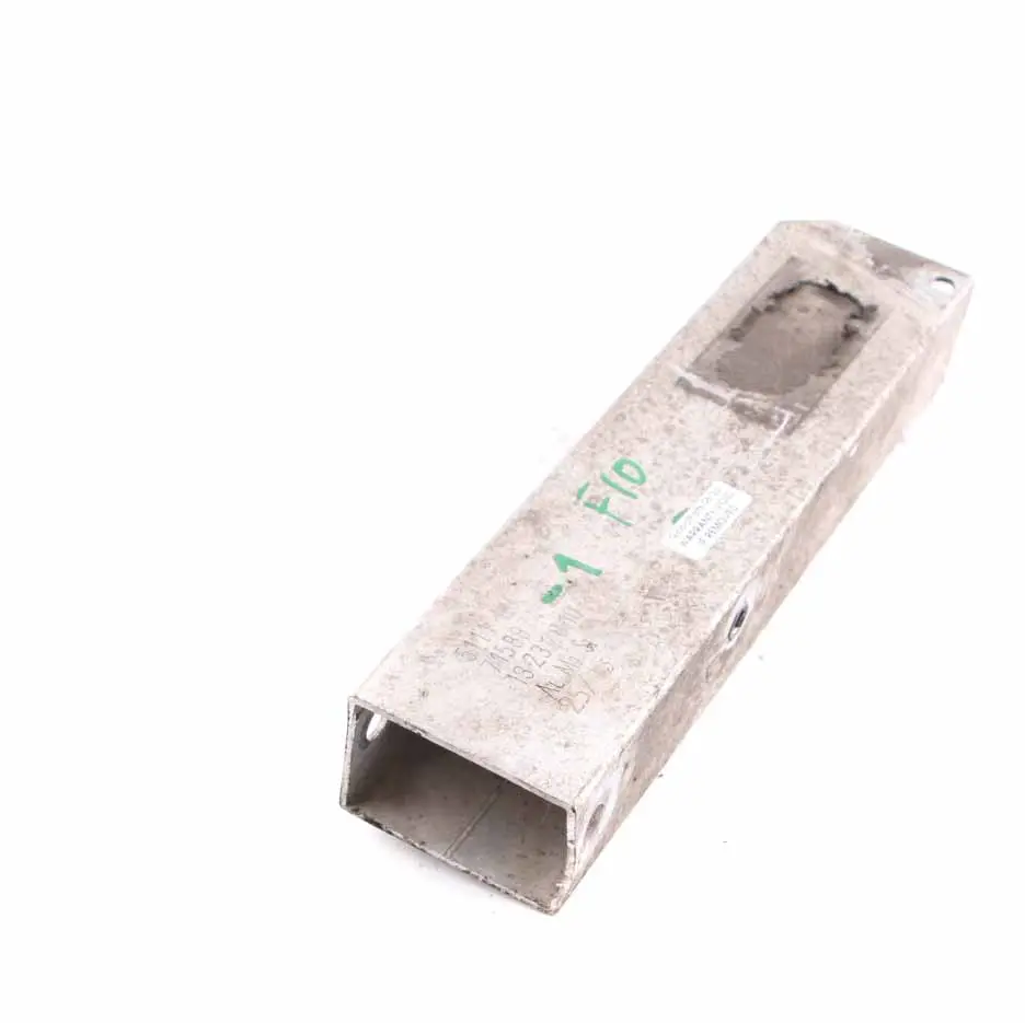 Mocowanie Belki Zderzaka Prawy Przód do BMW F10 F11 o numerze 7158874 BMW F10 F11 Mocowanie Belki Zderzaka Prawy Przód - SKU 7158874-1 - Numer Części 7158874