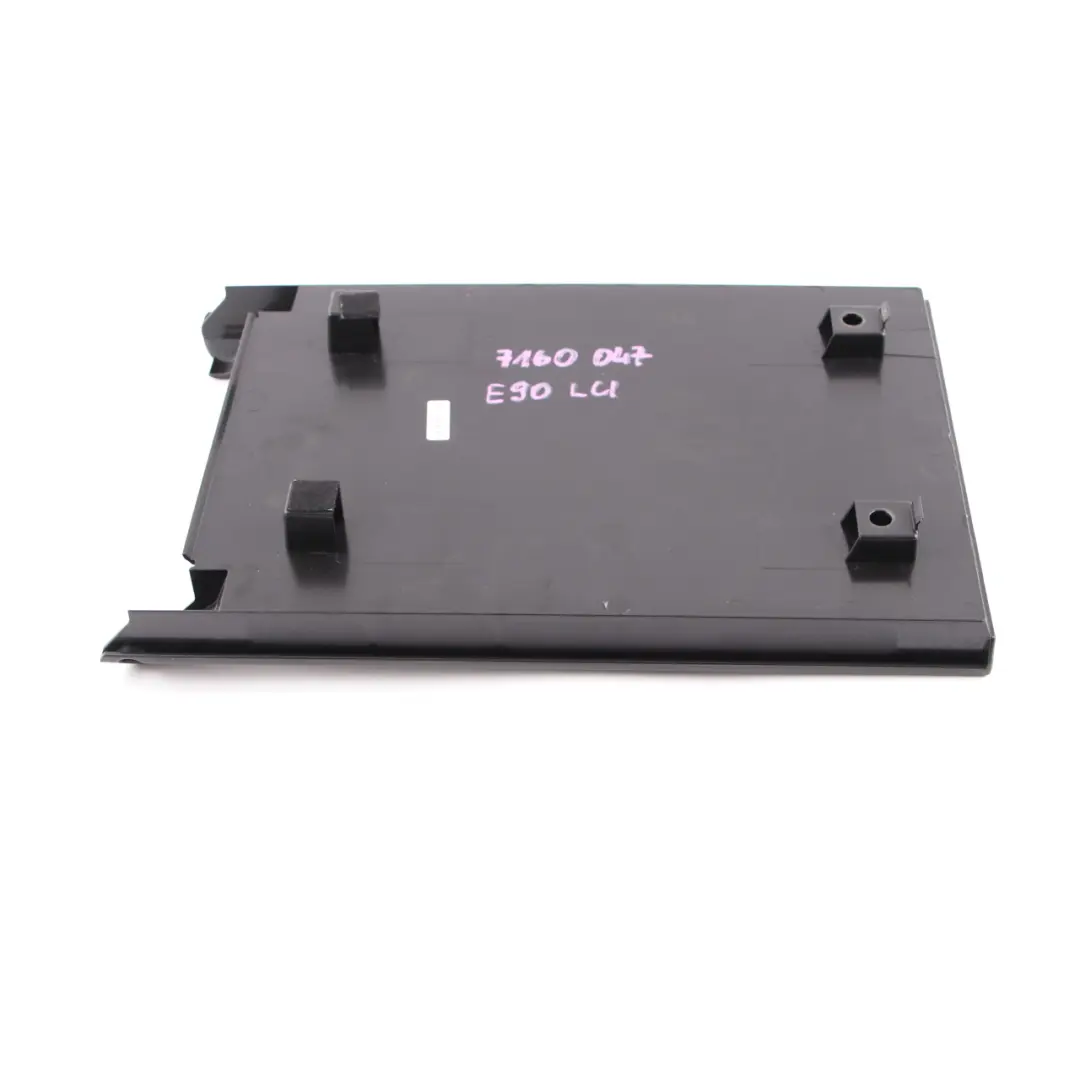 Armrest BMW E90 LCI E91 E92 Seat Centre Trim Cover Panel Black to Rear with Part number 7160047 Rear Armrest BMW E90 LCI E91 E92 Seat Centre Trim Cover Panel Black - SKU 7160047 - Part number 7160047
