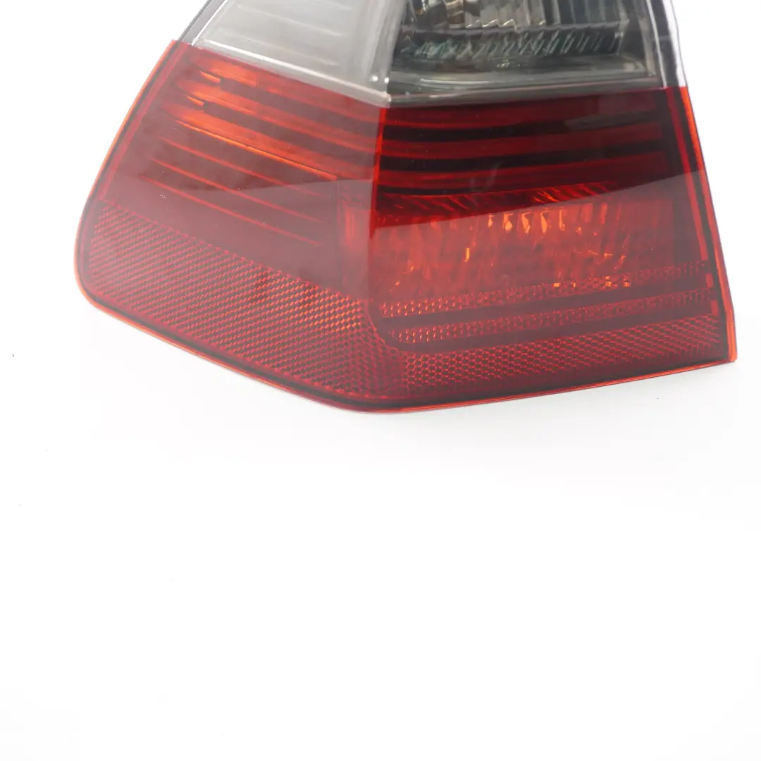 Rücklicht Lampe Seitenwand links getöntes Rücklicht für BMW E91 mit Teilenummer 7160061 BMW E91 Rücklicht Lampe Seitenwand links getöntes Rücklicht - SKU 7160061-1 - Teilenummer 7160061