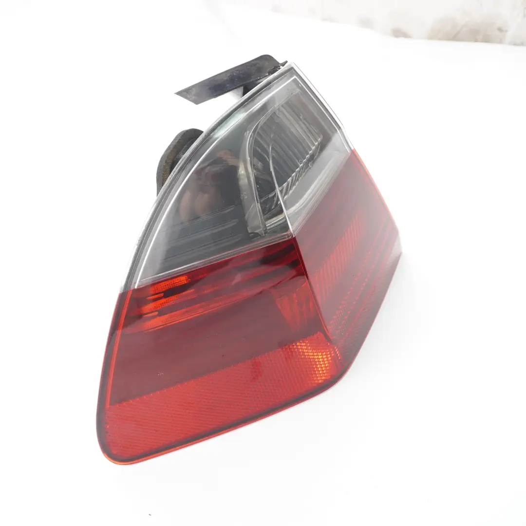 BMW E91 Luz Trasera Panel Lateral Izquierdo Tintado Luz Trasera - SKU 7160061-1 - Número de pieza 7160061