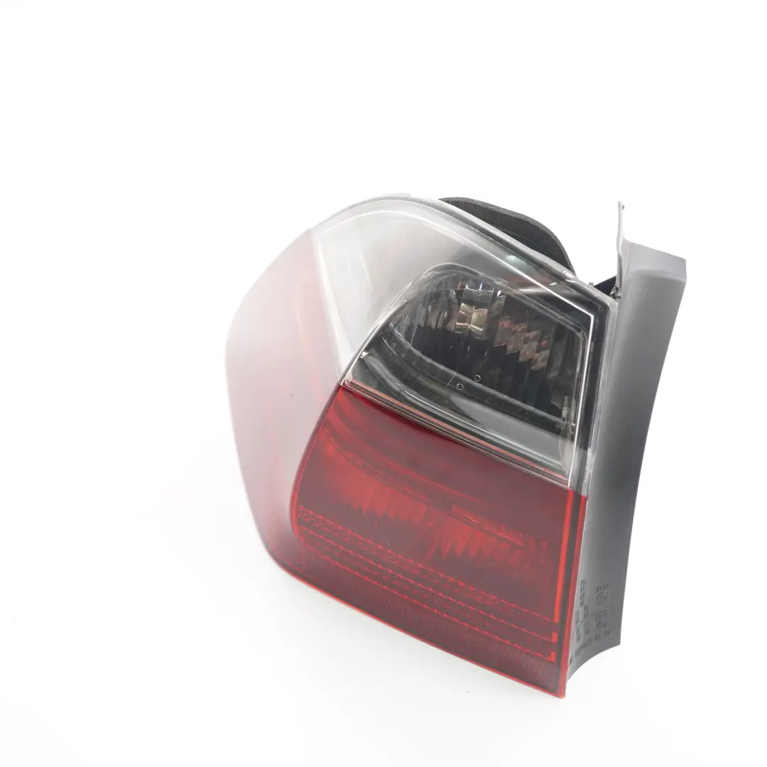Luz Trasera Panel Lateral Izquierdo Tintado Luz Trasera para BMW E91 con número de pieza 7160061 BMW E91 Luz Trasera Panel Lateral Izquierdo Tintado Luz Trasera - SKU 7160061-1 - Número de pieza 7160061