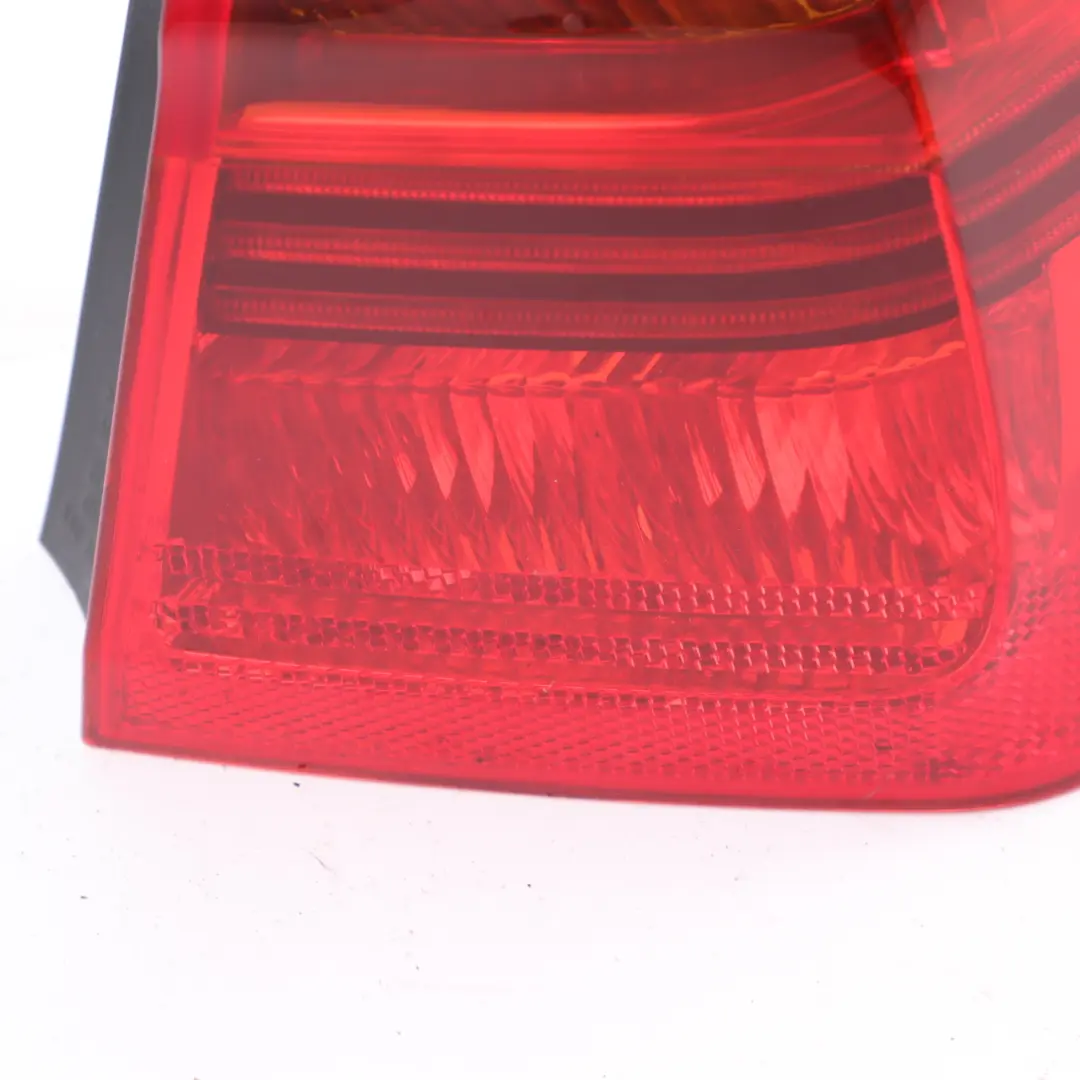 Lampa Tylna Prawy Tył do BMW E91 o numerze 7160062 BMW E91 Lampa Tylna Prawy Tył - SKU 7160062-1 - Numer Części 7160062