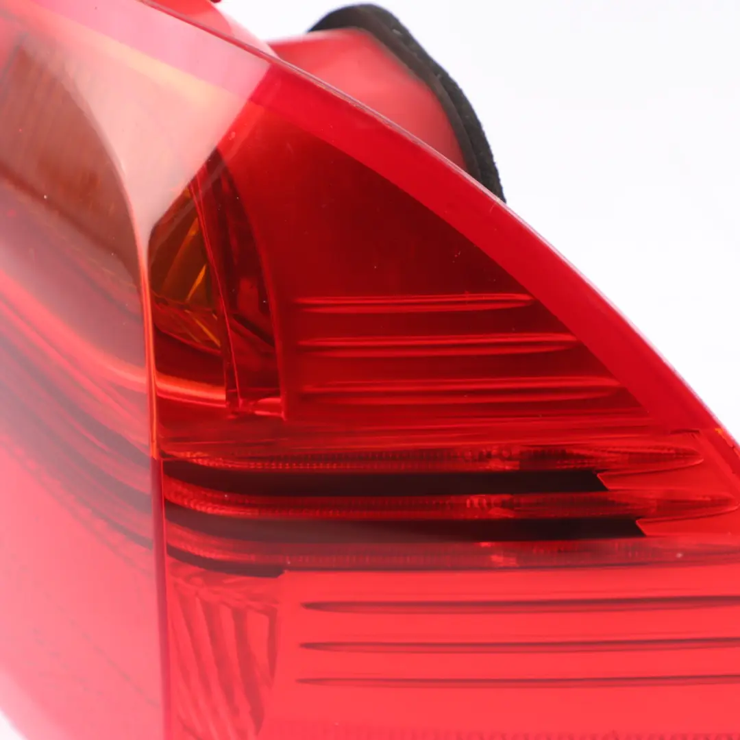 Fanale Posteriore Pannello Laterale Destro Fanale Posteriore per BMW E91 con numero di parte 7160062 BMW E91 Fanale Posteriore Pannello Laterale Destro Fanale Posteriore - SKU 7160062-1 - Numero di parte 7160062