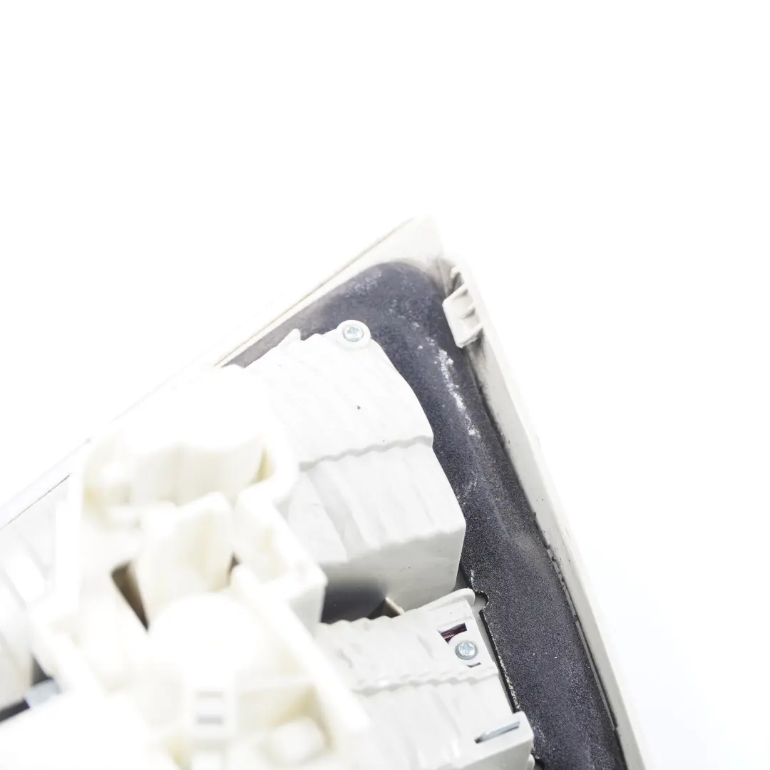 BMW E91 Kombi Lewa Lampa Klapy Bagażnika Tył Tylna - SKU 7160063-3 - Numer Części 7160063