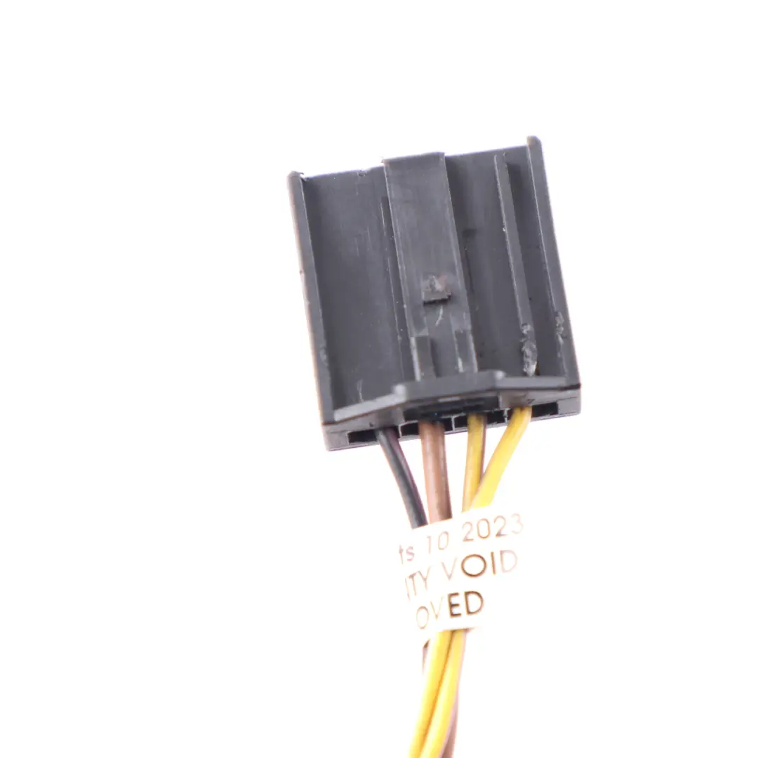 Socket BMW E91 Tail Light Lamp Trunk Lid Right Rear O/S Wiring 6984746 to Plug with Part number 7160064 Plug Socket BMW E91 Tail Light Lamp Trunk Lid Right Rear O/S Wiring 6984746 - SKU 7160064-2 - Part number 7160064