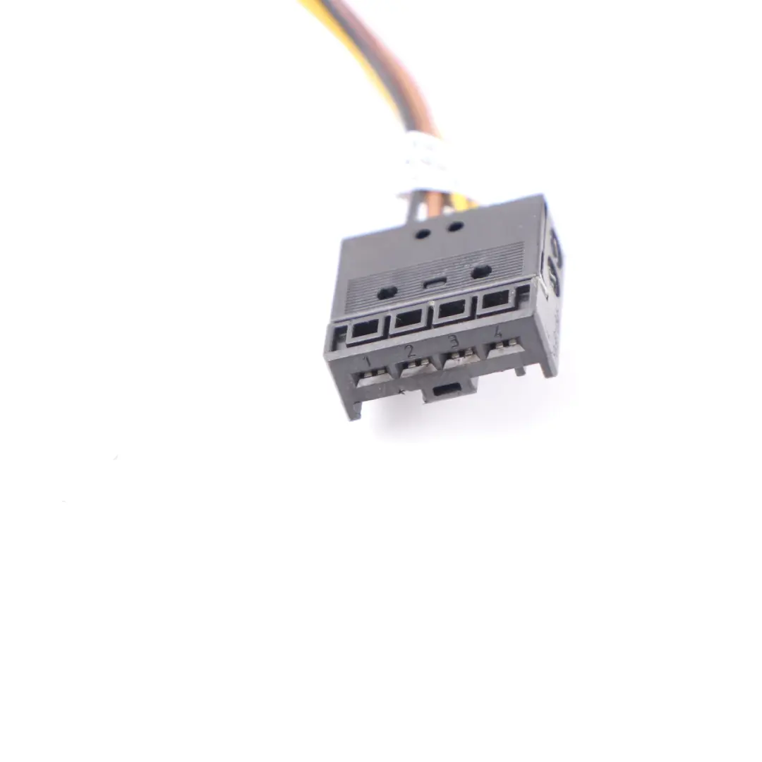 Socket BMW E91 Tail Light Lamp Trunk Lid Right Rear O/S Wiring 6984746 to Plug with Part number 7160064 Plug Socket BMW E91 Tail Light Lamp Trunk Lid Right Rear O/S Wiring 6984746 - SKU 7160064-2 - Part number 7160064