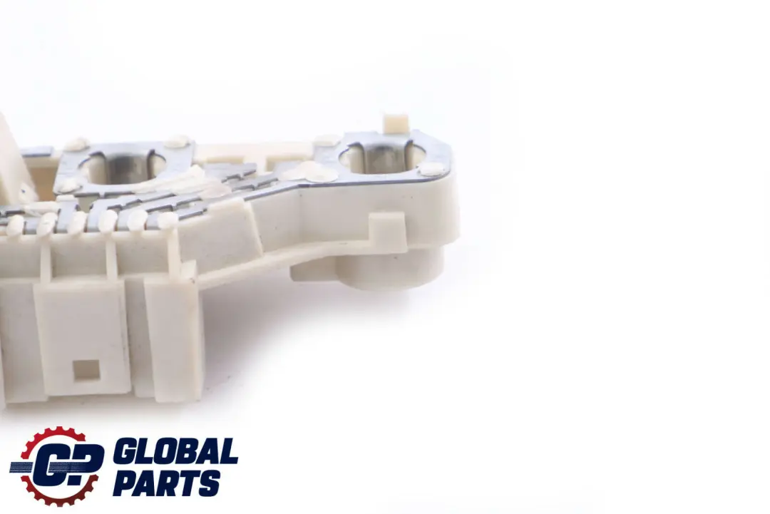 Portalamparas Luz Trasera Panel Lateral Izquierda para BMW E91 con número de pieza 7160075 BMW E91 Portalamparas Luz Trasera Panel Lateral Izquierda - SKU 7160075 - Número de pieza 7160075