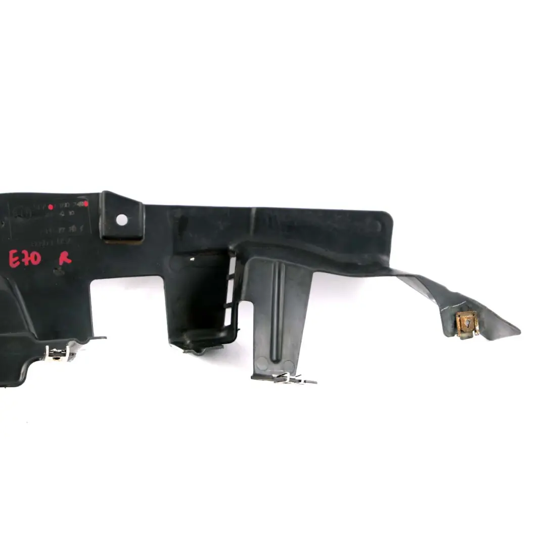 Tapa Engranaje Dirección Inferior Derecha para BMW X5 X6 E70 E71 con número de pieza 7160240 BMW X5 X6 E70 E71 Tapa Engranaje Dirección Inferior Derecha - SKU 7160240 - Número de pieza 7160240