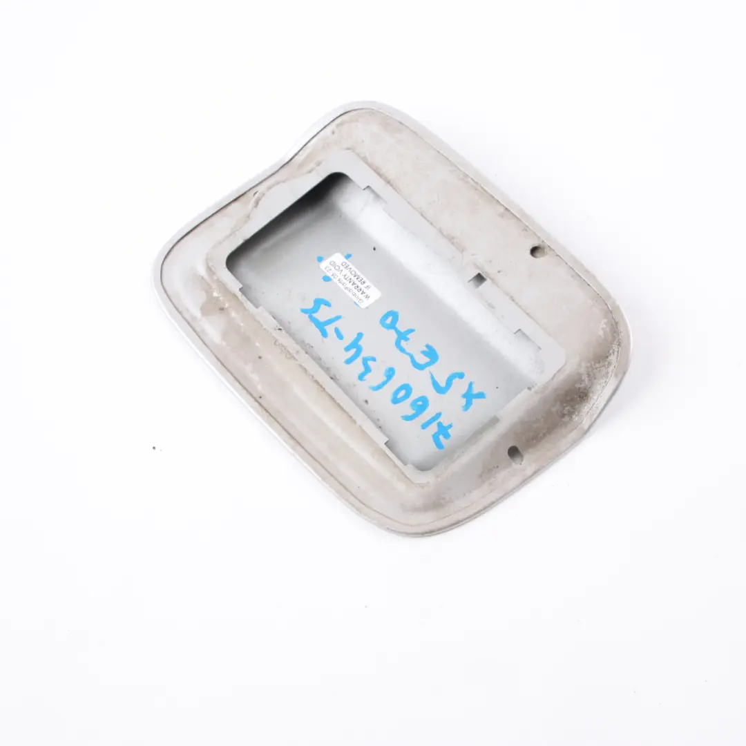 Couvercle de remplissage de carburant Titansilber Argent 354 pour BMW X5 E70 à propos du numéro de pièce 7160634 BMW X5 E70 Couvercle de remplissage de carburant Titansilber Argent 354 - SKU 7160634-TS - Numéro de pièce 7160634