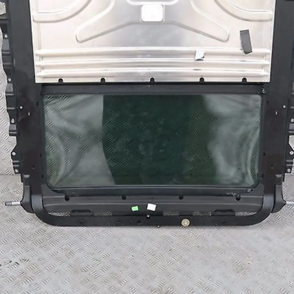Sliding Roof Frame Sunroof Glass Mechanism to BMW 5 Series E60 M5 with Part number 54137033544 BMW 5 Series E60 M5 Sliding Roof Frame Sunroof Glass Mechanism - SKU 7161481 - Part number 54137033544