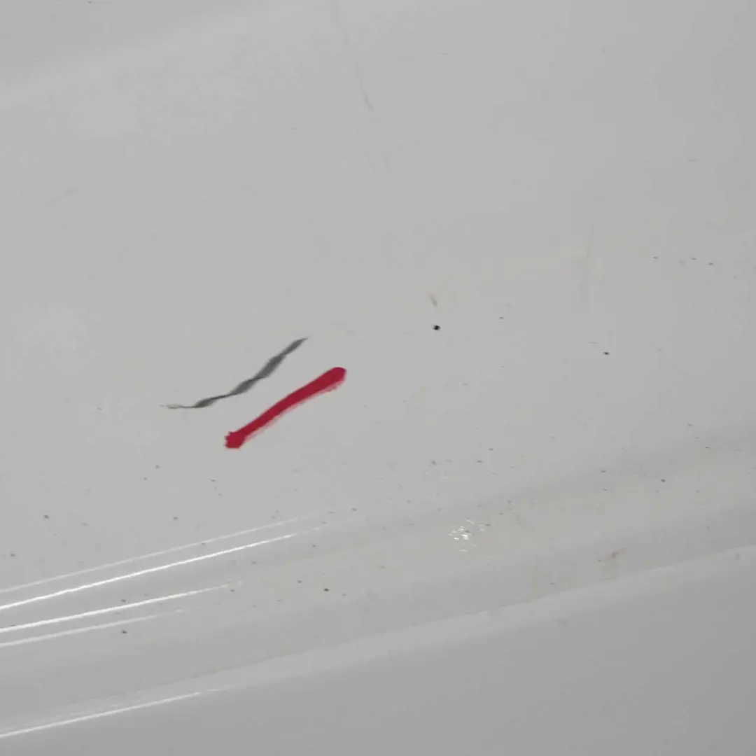 Osłona Klapy Bagażnika Alpinweiss 300 do BMW X5 E70 o numerze 7161677 BMW X5 E70 Osłona Klapy Bagażnika Alpinweiss 300 - SKU 7161677-AW1 - Numer Części 7161677