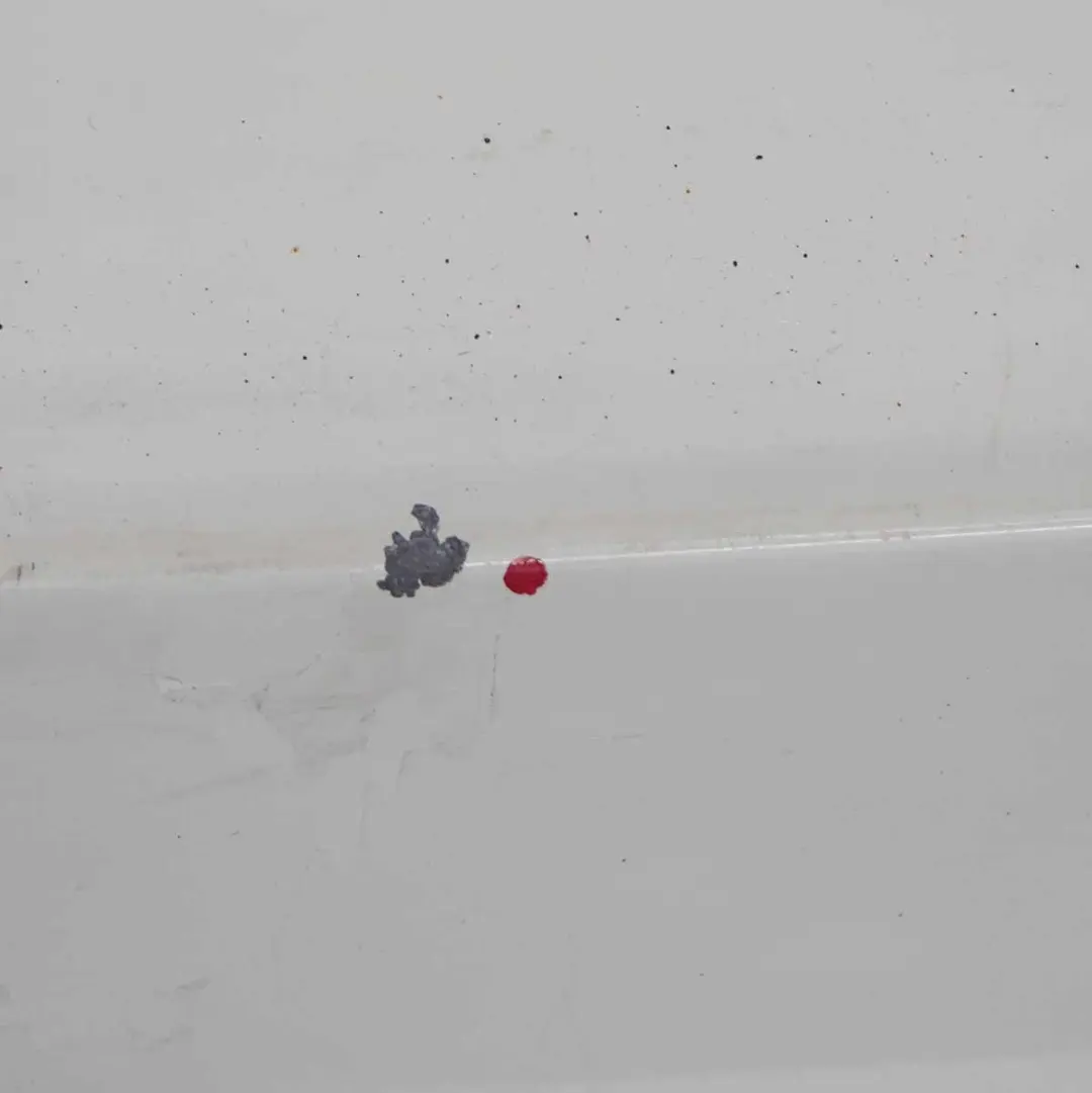 Maletero Tapa Portón Trasero Panel Inferior Gris Alpinweiss - 300 para BMW X5 E70 con número de pieza 7161677 BMW X5 E70 Maletero Tapa Portón Trasero Panel Inferior Gris Alpinweiss - 300 - SKU 7161677-AW1 - Número de pieza 7161677