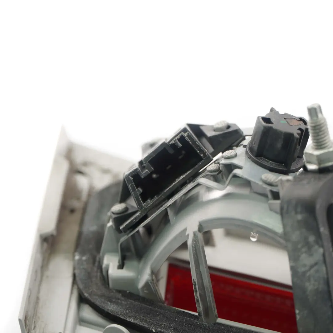 Heckleuchte Rücklicht Heckklappe Hinten Rechts für BMW 3 er E92 mit Teilenummer 7162300 BMW 3 er E92 Heckleuchte Rücklicht Heckklappe Hinten Rechts - SKU 7162300 - Teilenummer 7162300