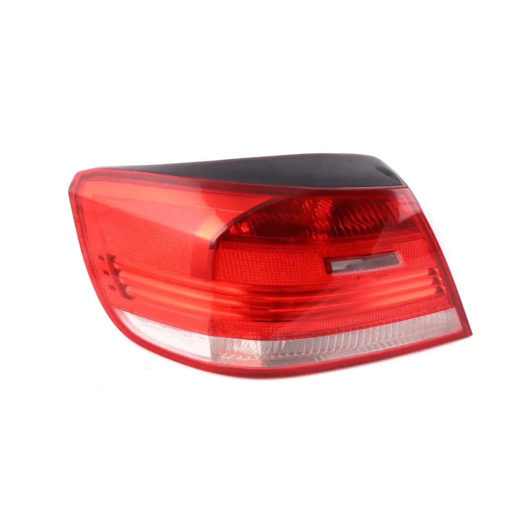 Pannello di rivestimento del fanale posteriore sinistro per BMW 3 E93 Cabrio con numero di parte 7162301 BMW 3 E93 Cabrio Pannello di rivestimento del fanale posteriore sinistro - SKU 7162301 - Numero di parte 7162301