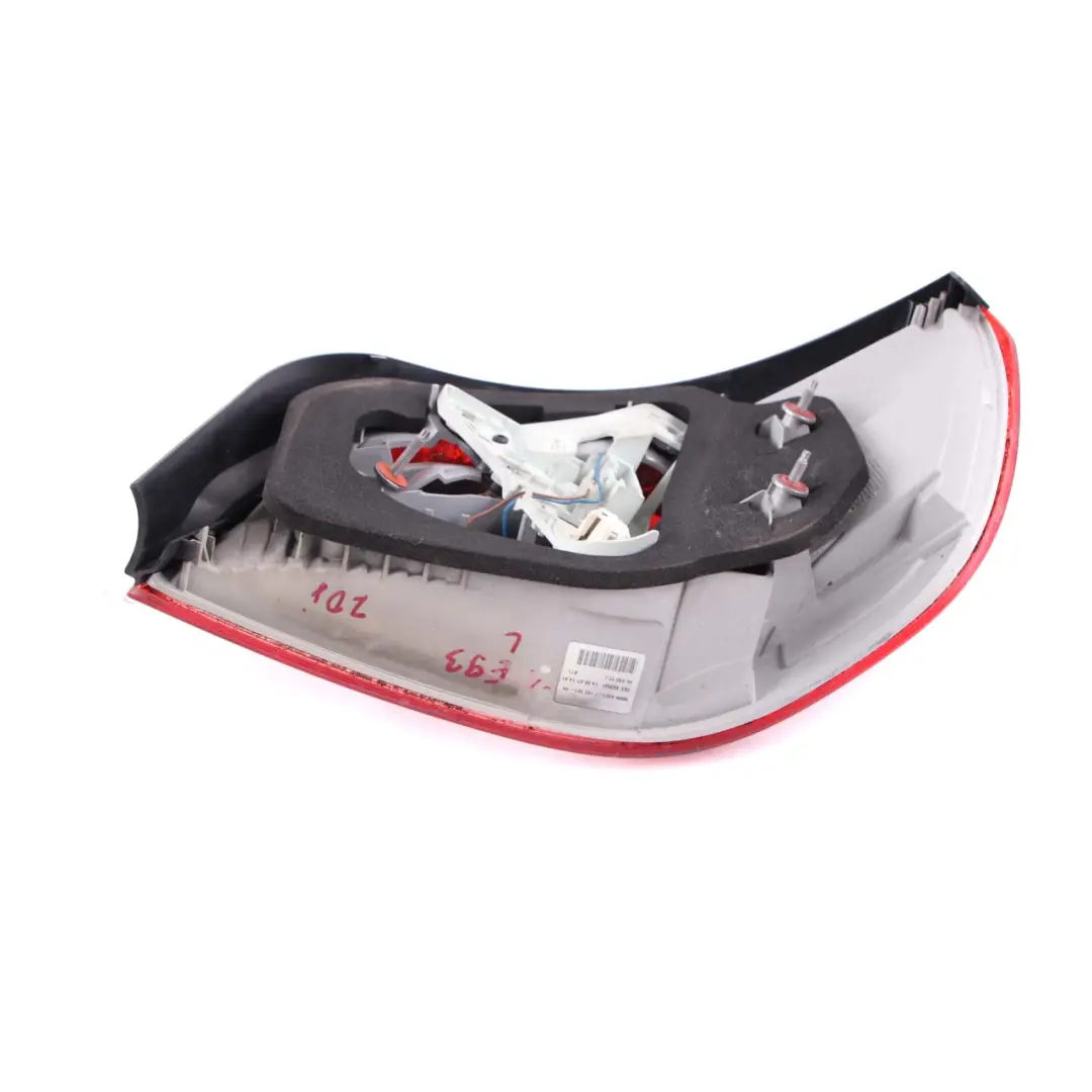 Lampa Lewy Tył Tylna do BMW E93 o numerze 7162301 BMW E93 Lampa Lewy Tył Tylna - SKU 7162301 - Numer Części 7162301