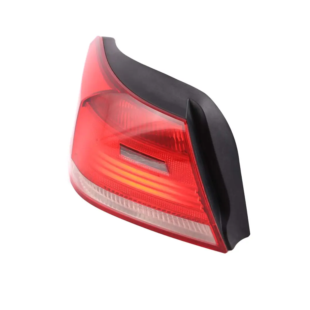 Pannello di rivestimento del fanale posteriore sinistro per BMW 3 E93 Cabrio con numero di parte 7162301 BMW 3 E93 Cabrio Pannello di rivestimento del fanale posteriore sinistro - SKU 7162301 - Numero di parte 7162301