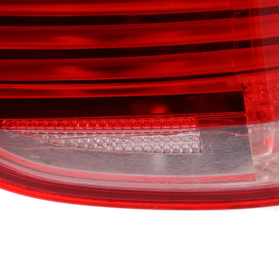 Pannello di rivestimento del fanale posteriore sinistro per BMW 3 E93 Cabrio con numero di parte 7162301 BMW 3 E93 Cabrio Pannello di rivestimento del fanale posteriore sinistro - SKU 7162301 - Numero di parte 7162301