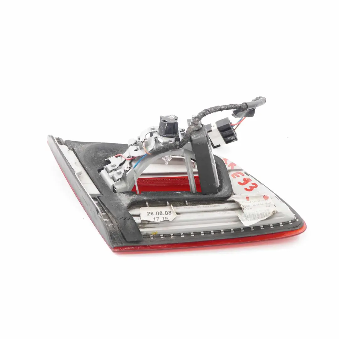 Heck Leuchte Heck Klappe Rechts 6321 für BMW E93 mit Teilenummer 7162304 BMW E93 Heck Leuchte Heck Klappe Rechts 6321 - SKU 7162304 - Teilenummer 7162304