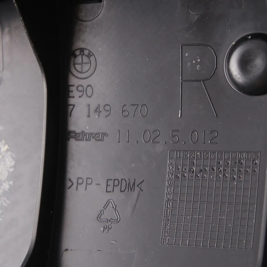 Lateral Trim Panel Cover Rear Right O/S Seats Cloth Linea Anthracite to BMW E90 with Part number 7162478 BMW E90 Lateral Trim Panel Cover Rear Right O/S Seats Cloth Linea Anthracite - SKU 7162478 - Part number 7162478