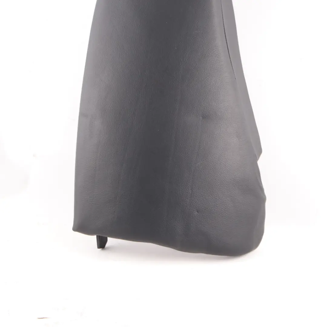 Sedile posteriore destro Finitura laterale in pelle Dakota Schwarz per BMW E90 con numero di parte 7162500 BMW E90 Sedile posteriore destro Finitura laterale in pelle Dakota Schwarz - SKU 7162500 - Numero di parte 7162500