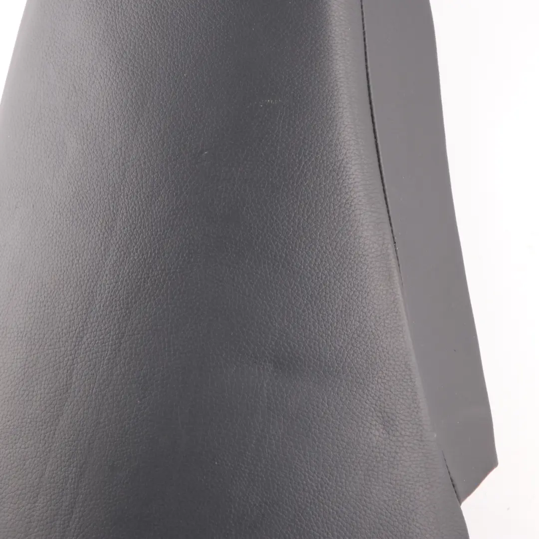 Sedile posteriore destro Finitura laterale in pelle Dakota Schwarz per BMW E90 con numero di parte 7162500 BMW E90 Sedile posteriore destro Finitura laterale in pelle Dakota Schwarz - SKU 7162500 - Numero di parte 7162500