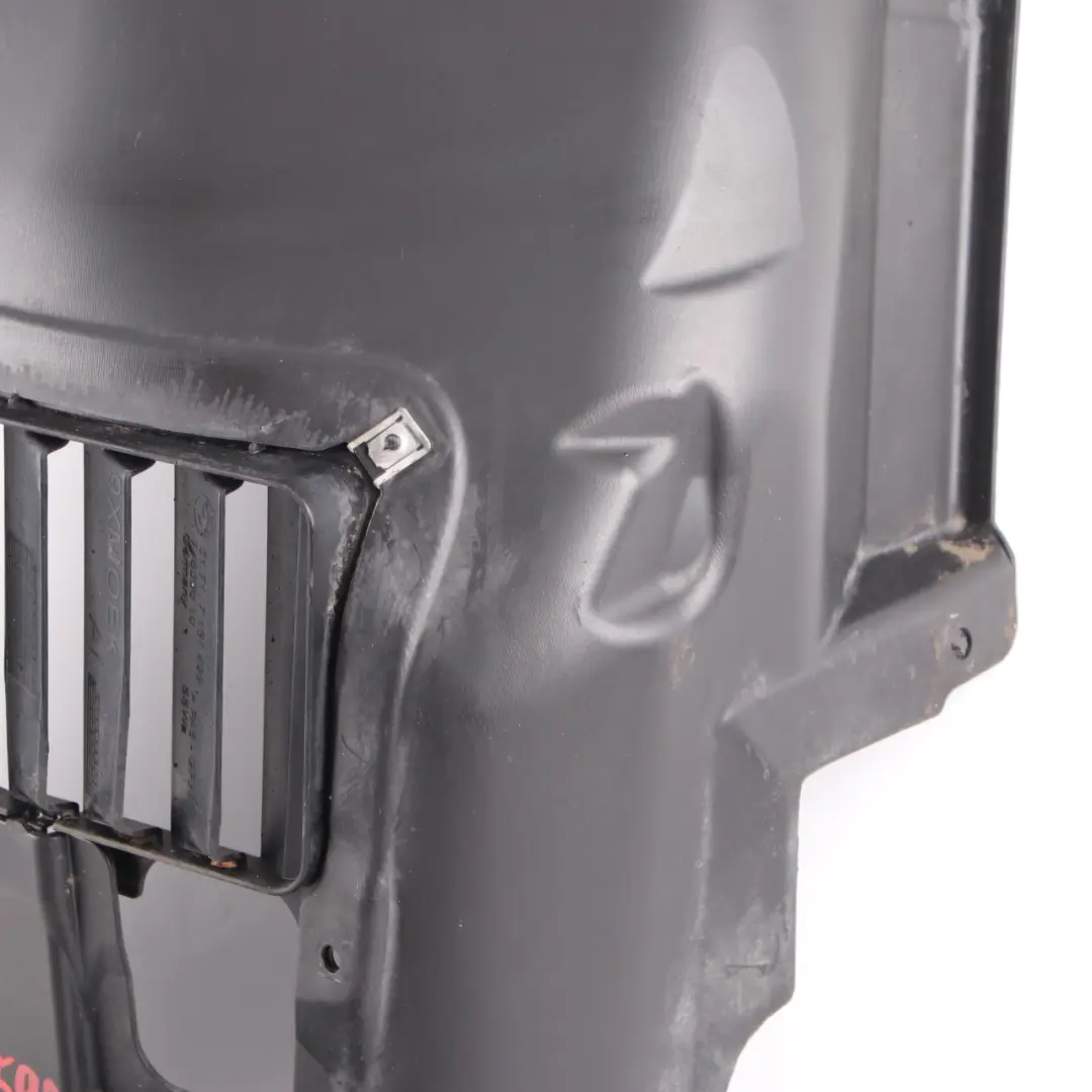 Passaruota 335i Anteriore Destro O/S Paraspruzzi Liner Fondo per BMW E92 E93 con numero di parte 7162832 BMW E92 E93 Passaruota 335i Anteriore Destro O/S Paraspruzzi Liner Fondo - SKU 7162832 - Numero di parte 7162832