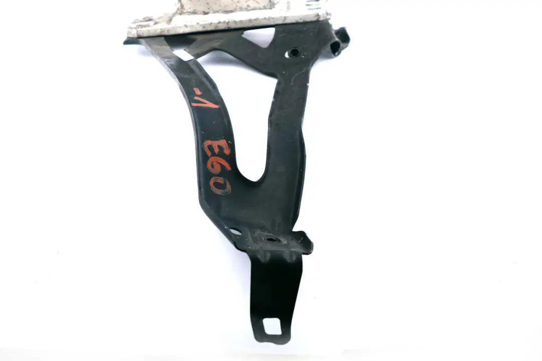 Mocowanie Okular Lewy Przód do BMW E60 E61 o numerze 7033731 BMW E60 E61 Mocowanie Okular Lewy Przód - SKU 7163483-1 - Numer Części 7033731