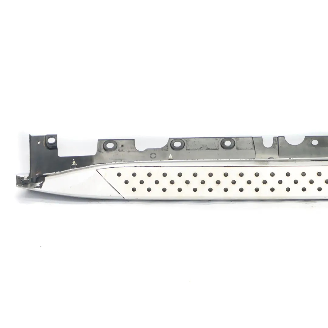 Striscia davanzale Gonna laterale alluminio destra Titan Silver 354 per BMW X5 E70 con numero di parte 7163556 BMW X5 E70 Striscia davanzale Gonna laterale alluminio destra Titan Silver 354 - SKU 7163556-TS - Numero di parte 7163556