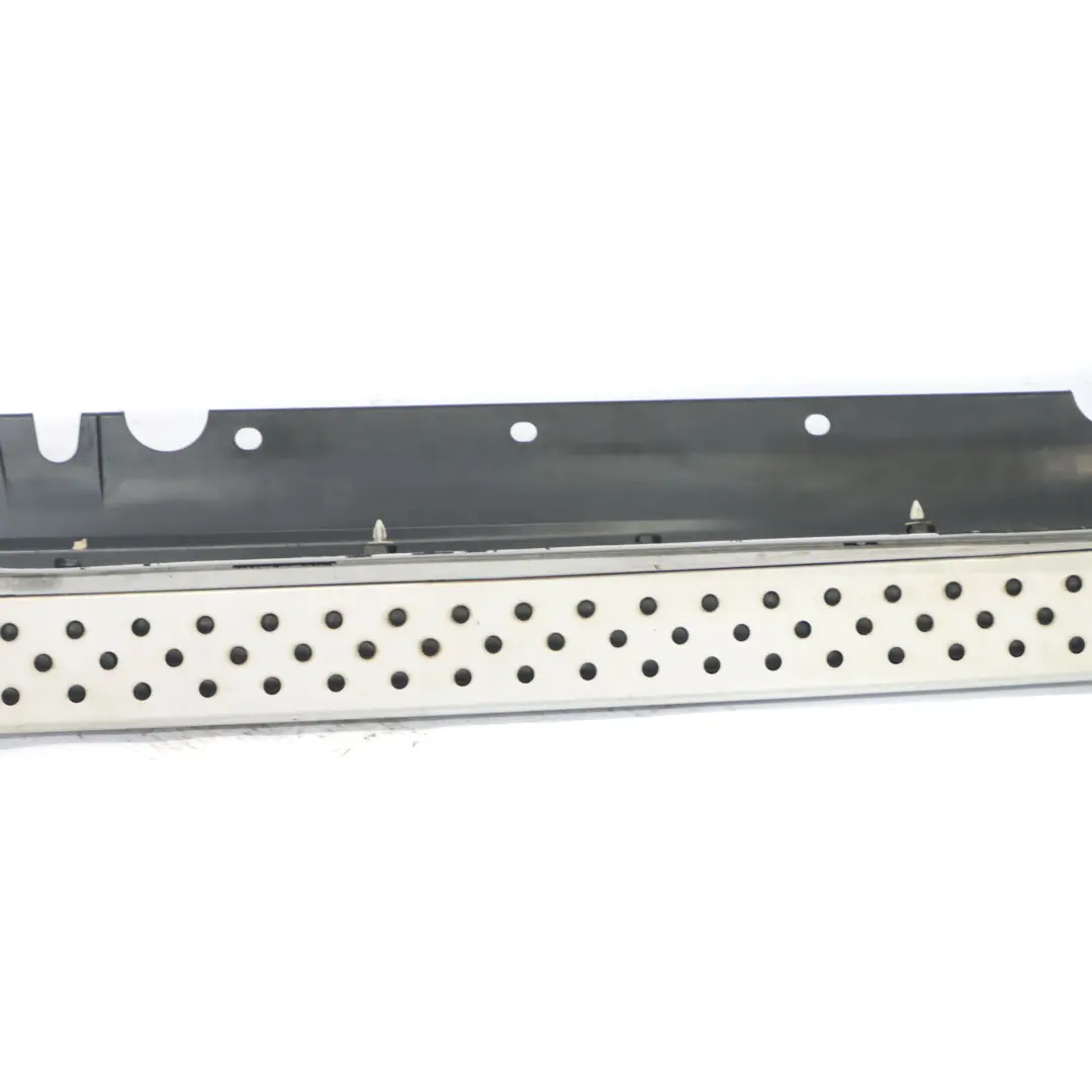 Striscia davanzale Gonna laterale alluminio destra Titan Silver 354 per BMW X5 E70 con numero di parte 7163556 BMW X5 E70 Striscia davanzale Gonna laterale alluminio destra Titan Silver 354 - SKU 7163556-TS - Numero di parte 7163556