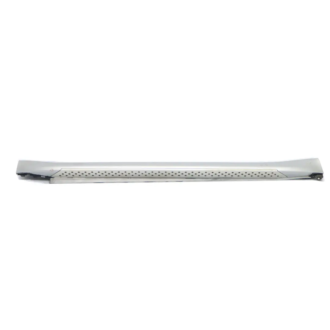 Striscia davanzale Gonna laterale alluminio destra Titan Silver 354 per BMW X5 E70 con numero di parte 7163556 BMW X5 E70 Striscia davanzale Gonna laterale alluminio destra Titan Silver 354 - SKU 7163556-TS - Numero di parte 7163556