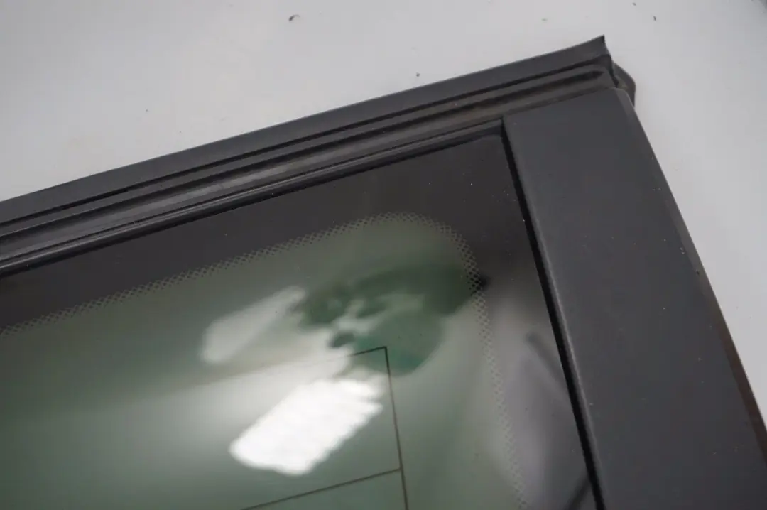 BMW 5 Reihe E61 Touring Seitenscheibe grün Dichtung hinten rechts AS3 - SKU 7163610 - Teilenummer 7163610