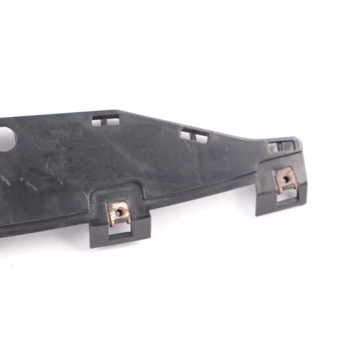 Guia Parachoques Trasero Central Inferior 7163847 para BMW E90 E91 con número de pieza 51127163847 BMW E90 E91 Guia Parachoques Trasero Central Inferior 7163847 - SKU 7163847-1 - Número de pieza 51127163847