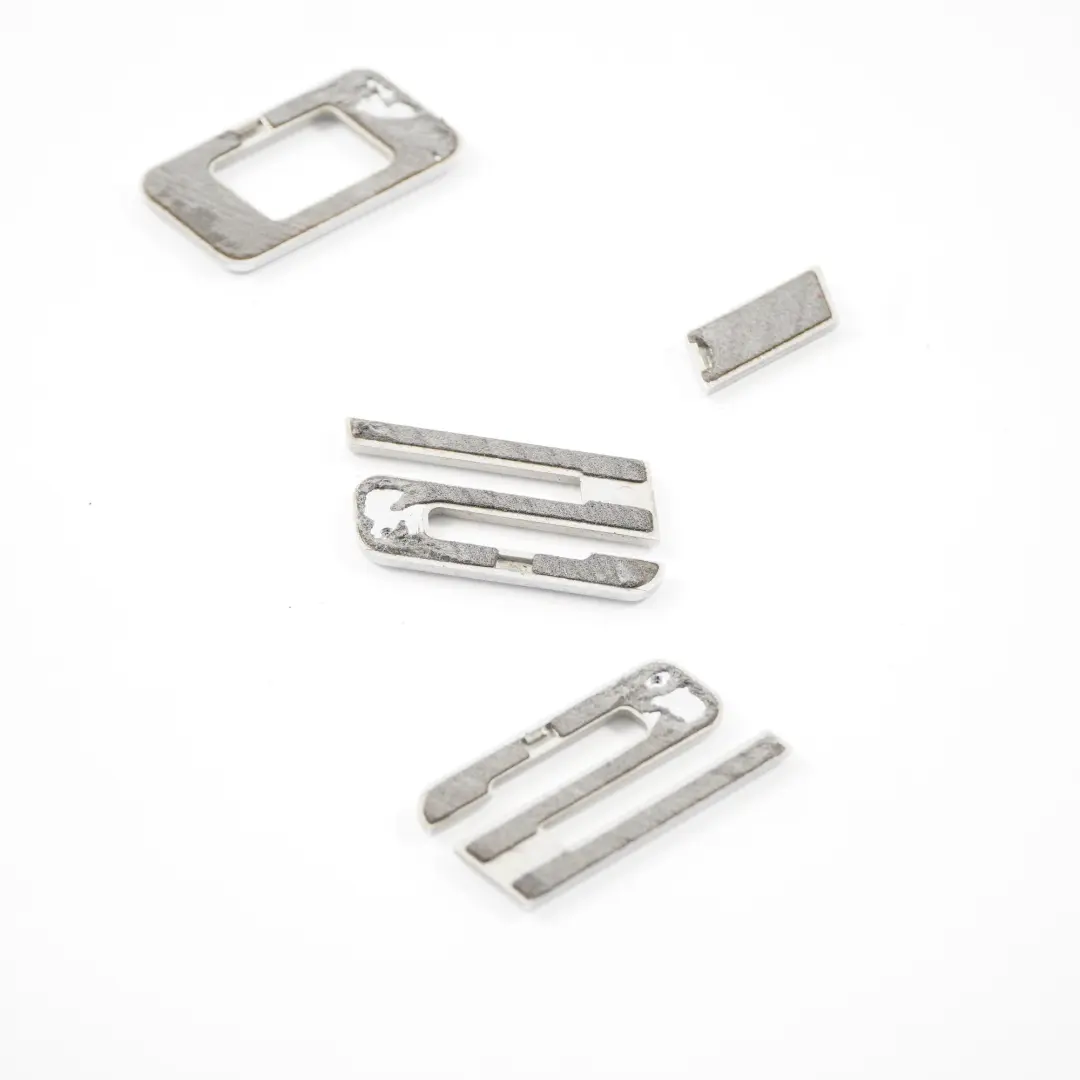 Emblème Lettrage Badge du logo du couvercle du coffre 550i pour BMW E60 E61 à propos du numéro de pièce 7164137 BMW E60 E61 Emblème Lettrage Badge du logo du couvercle du coffre 550i - SKU 7164137 - Numéro de pièce 7164137